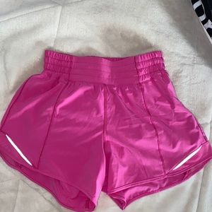 Sonic Pink Hotty Hot High-Rise 4” inseam